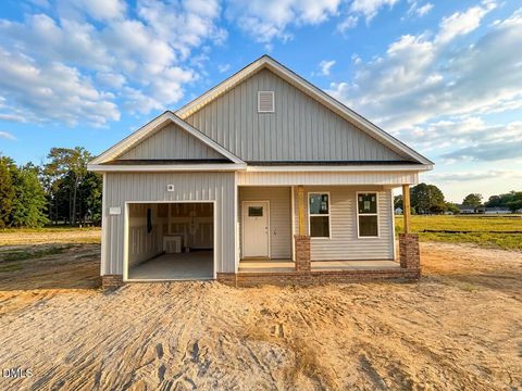 89 W Coulter Court Selma NC 27576