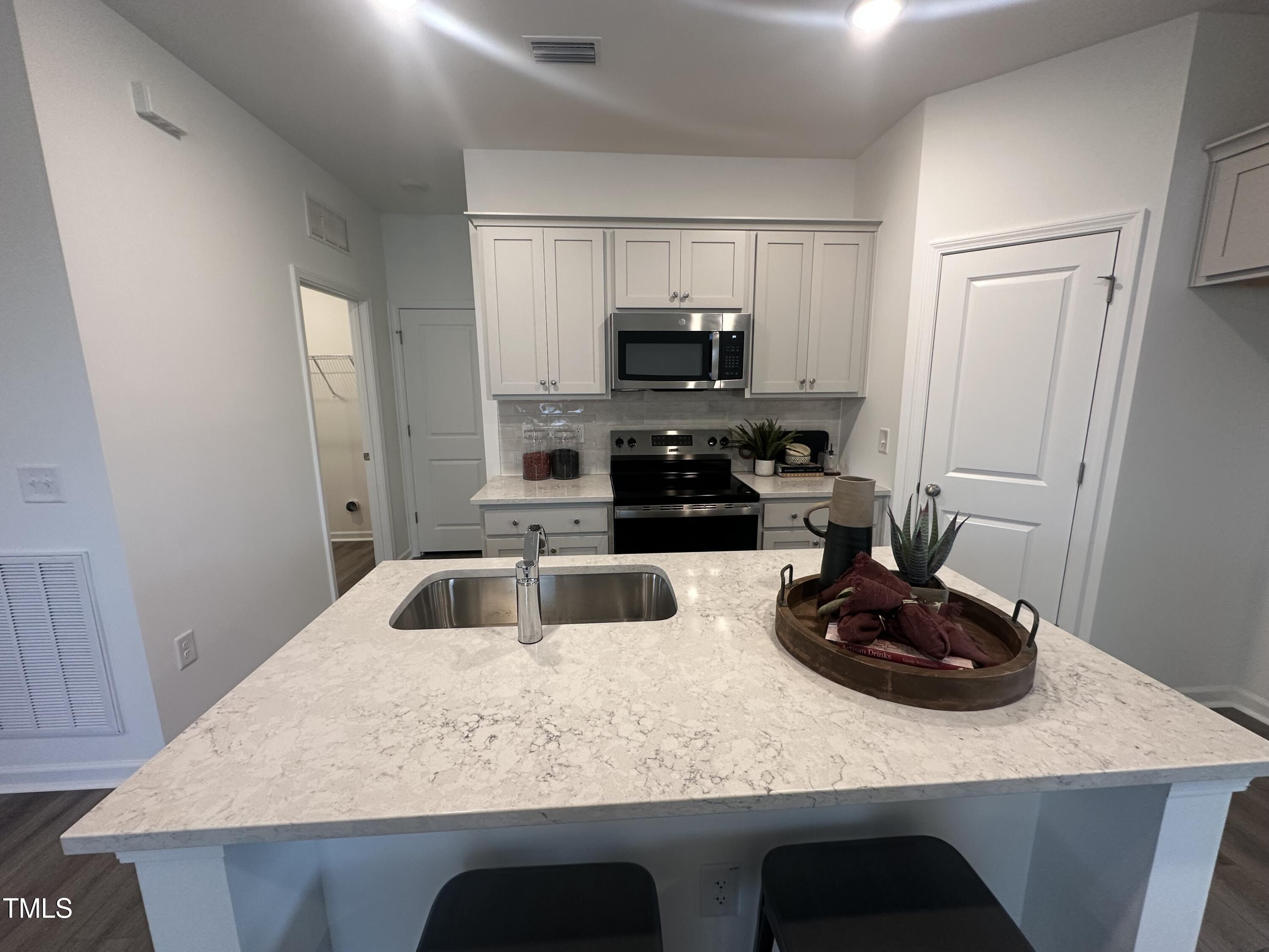 11198 Salers Loop