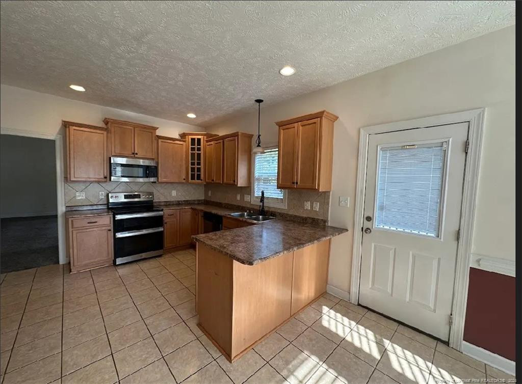 Photo 5 of 6 of 4019 Beaubien Drive house