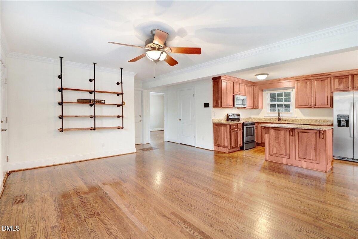 407 E Woodall Street