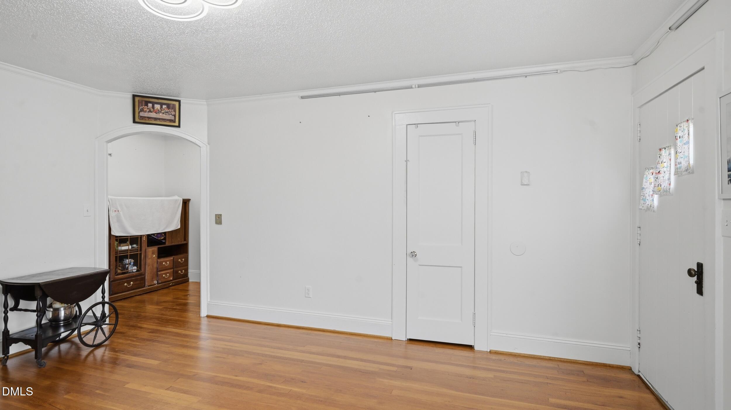 325 W Gilbreath Street