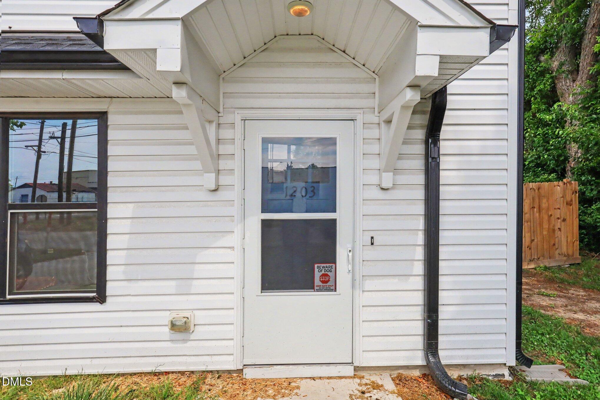 1203 Greenleaf Street