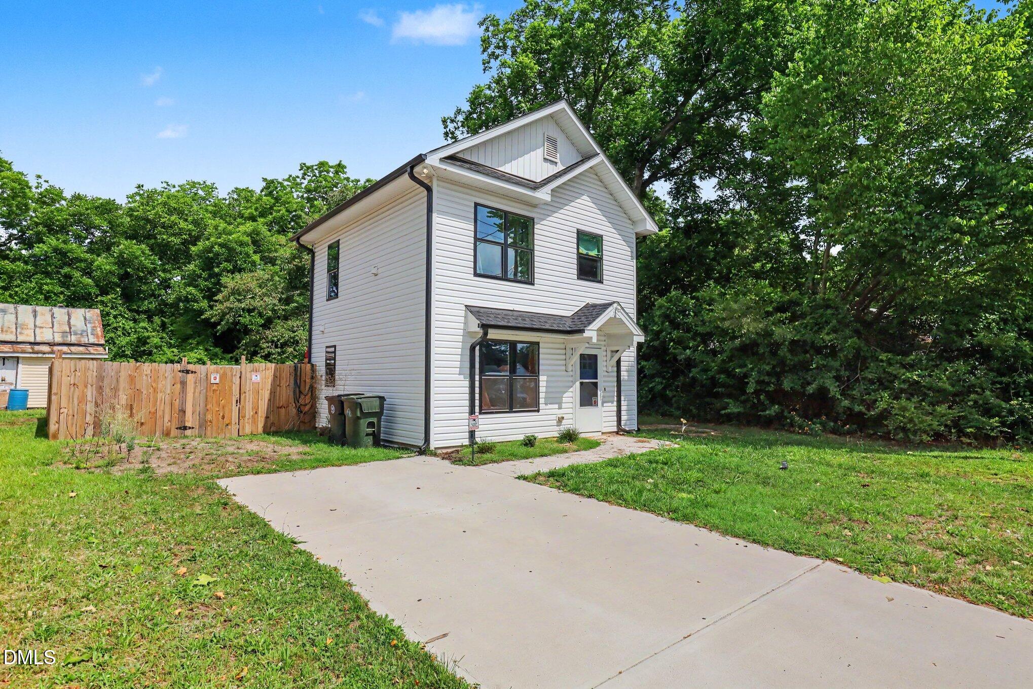 1203 Greenleaf Street
