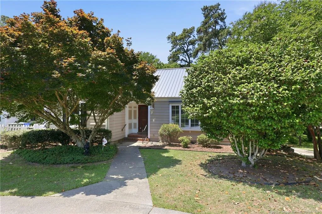 302 Valley Road