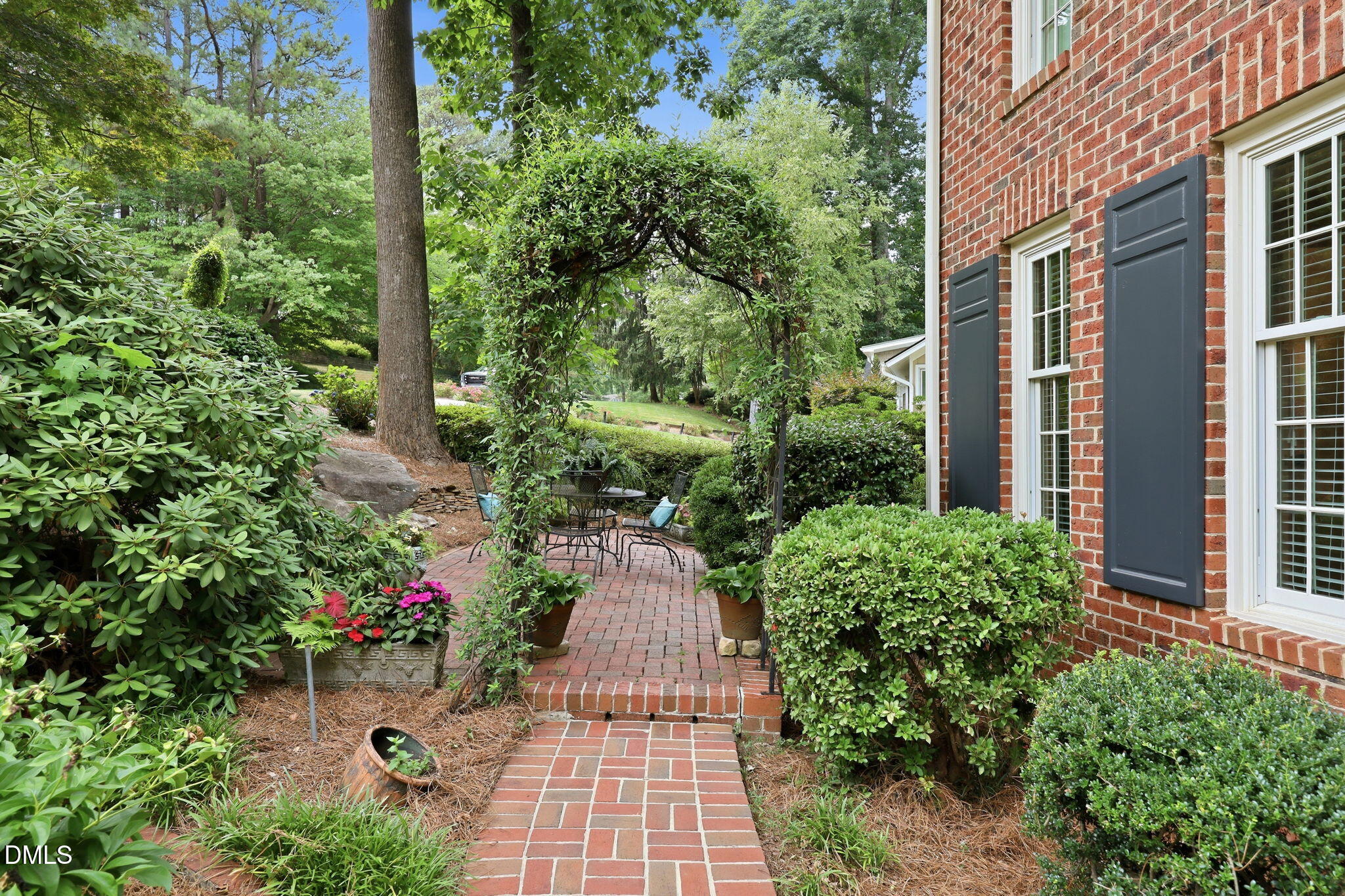 2221 Weybridge Drive