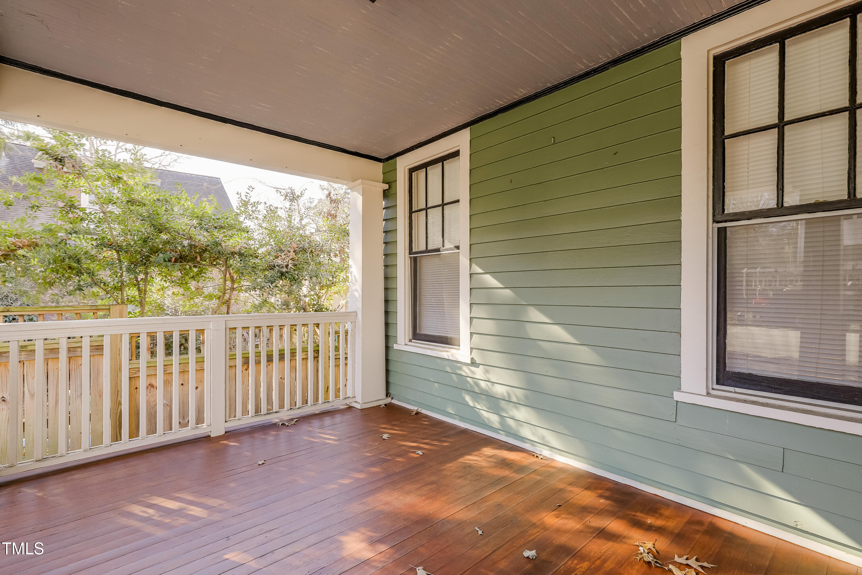 1105 W Lenoir Street