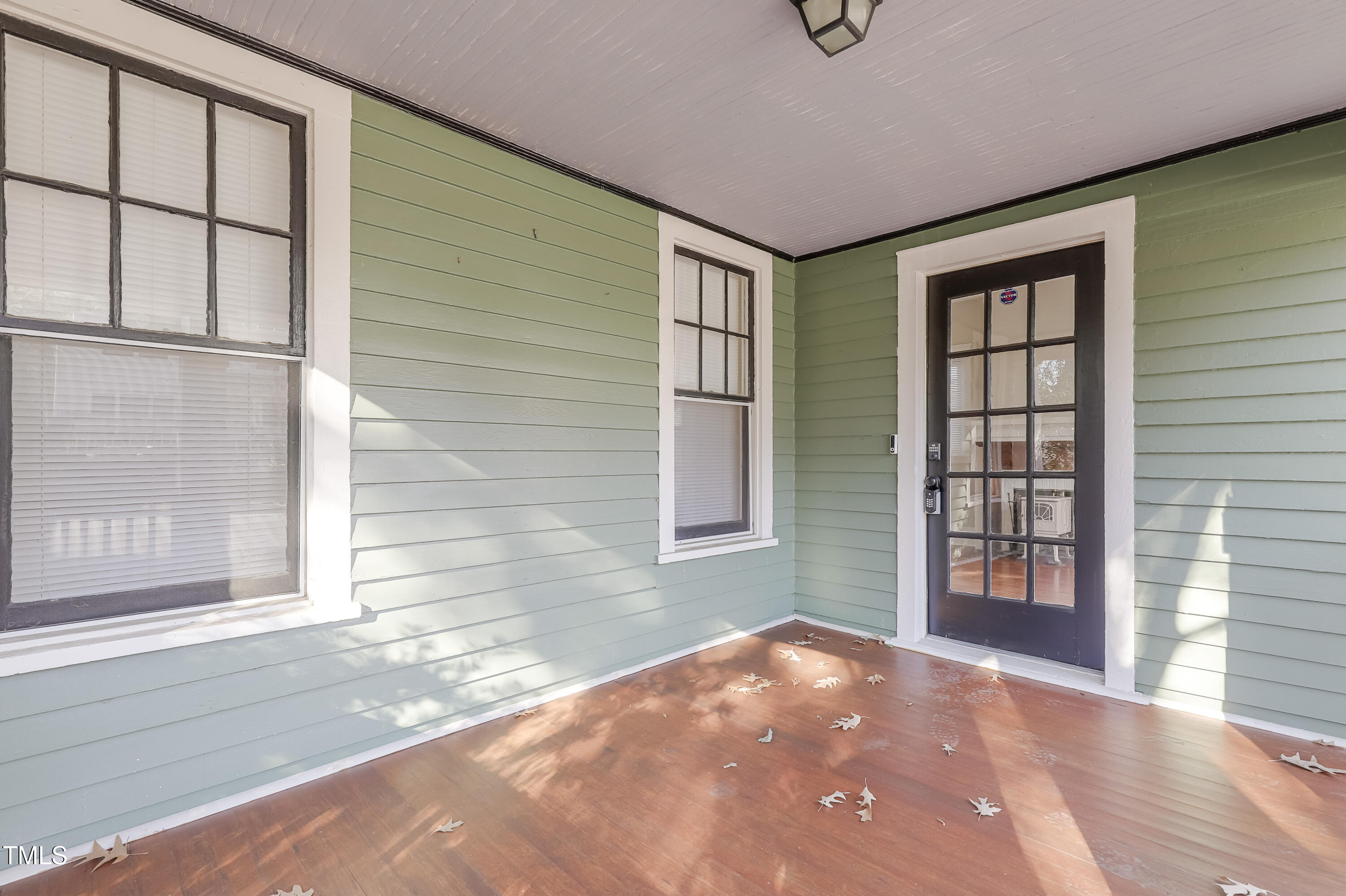 1105 W Lenoir Street