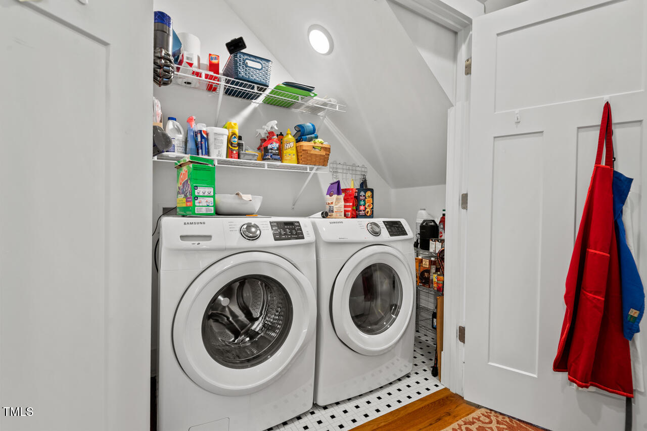 Durham, North Carolina 27707, United States, 3 Bedrooms Bedrooms, ,2 BathroomsBathrooms,Residential,Pending,86331