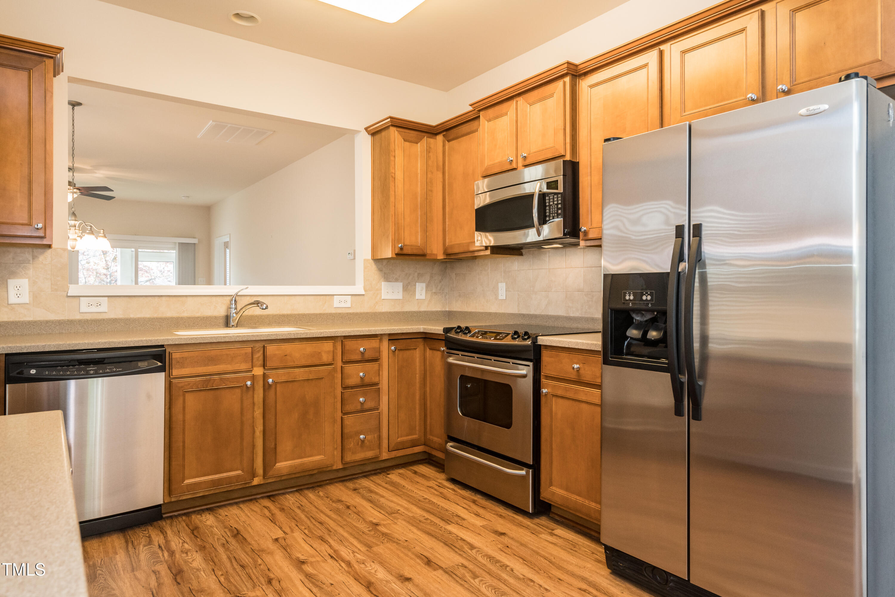 416 Easton Grey Loop