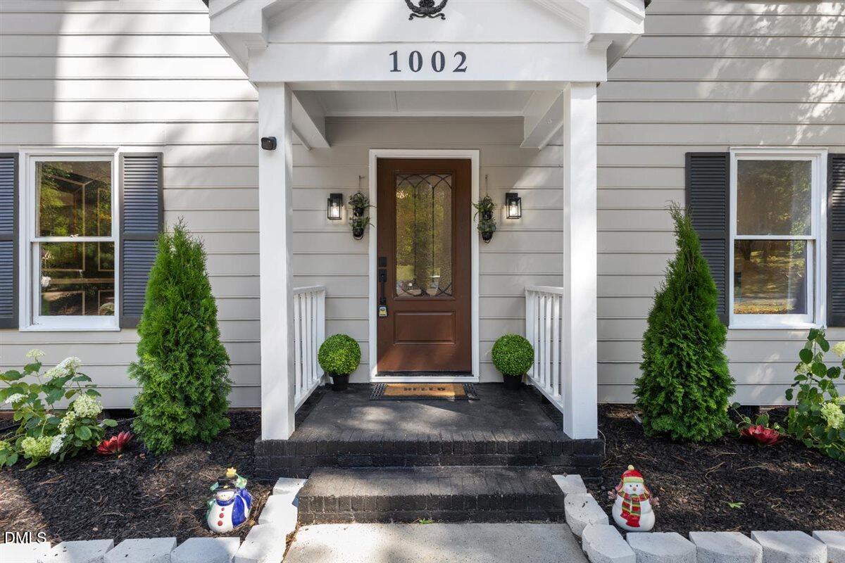 1002 Apache Lane