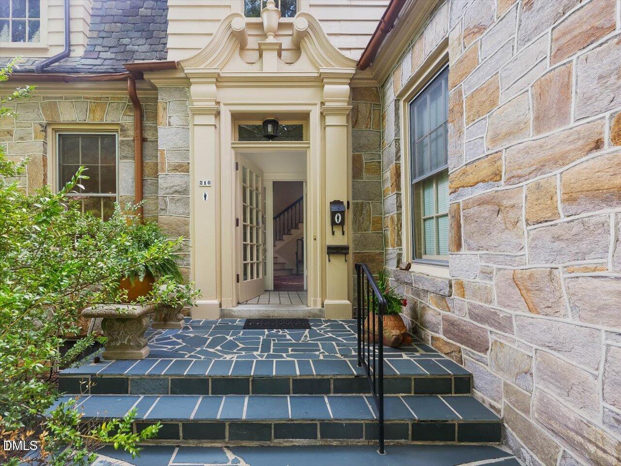 216 + 204 Hawthorne Road