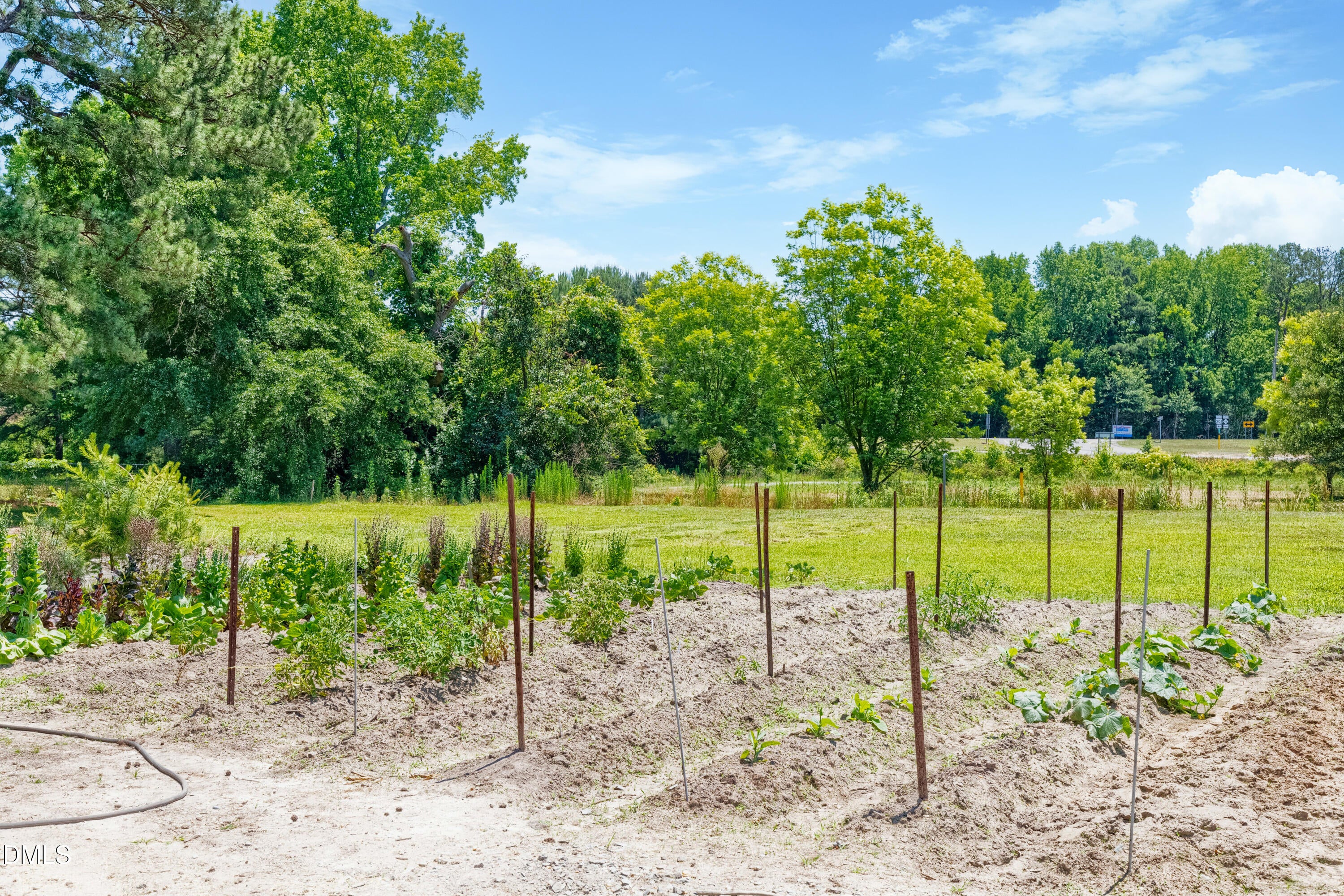 4386 S Highway 301 E