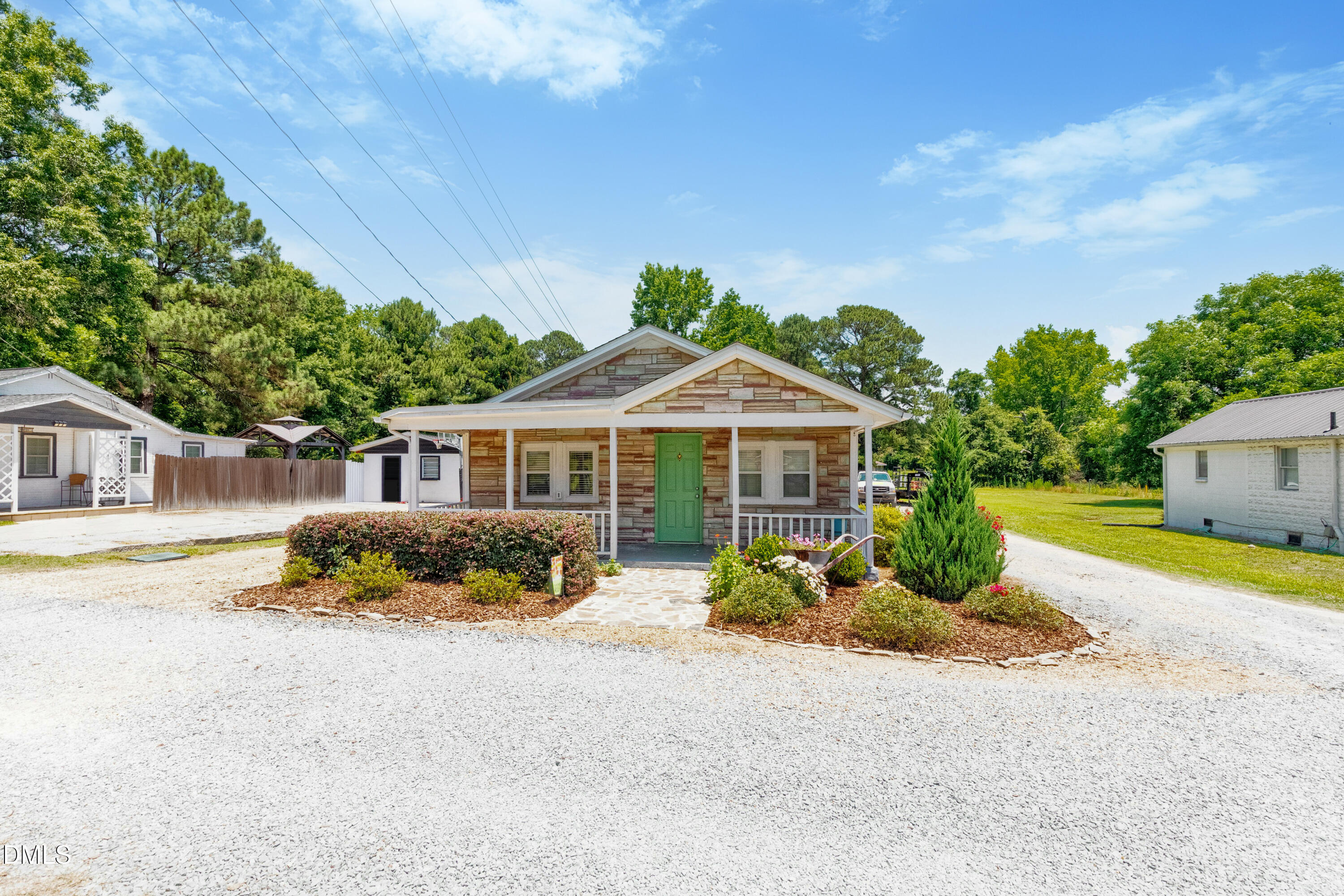 4386 S Highway 301 E