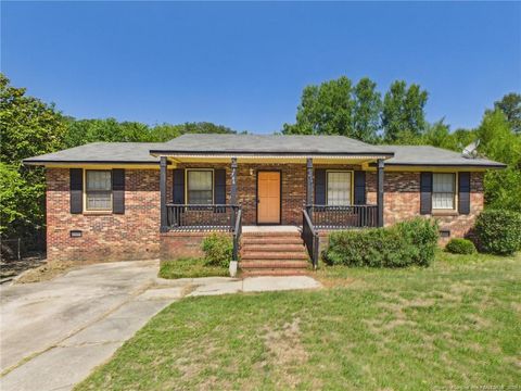 Photo of 5706 Selkirk Place, Fayetteville, NC 28304 (MLS # LP763883)
