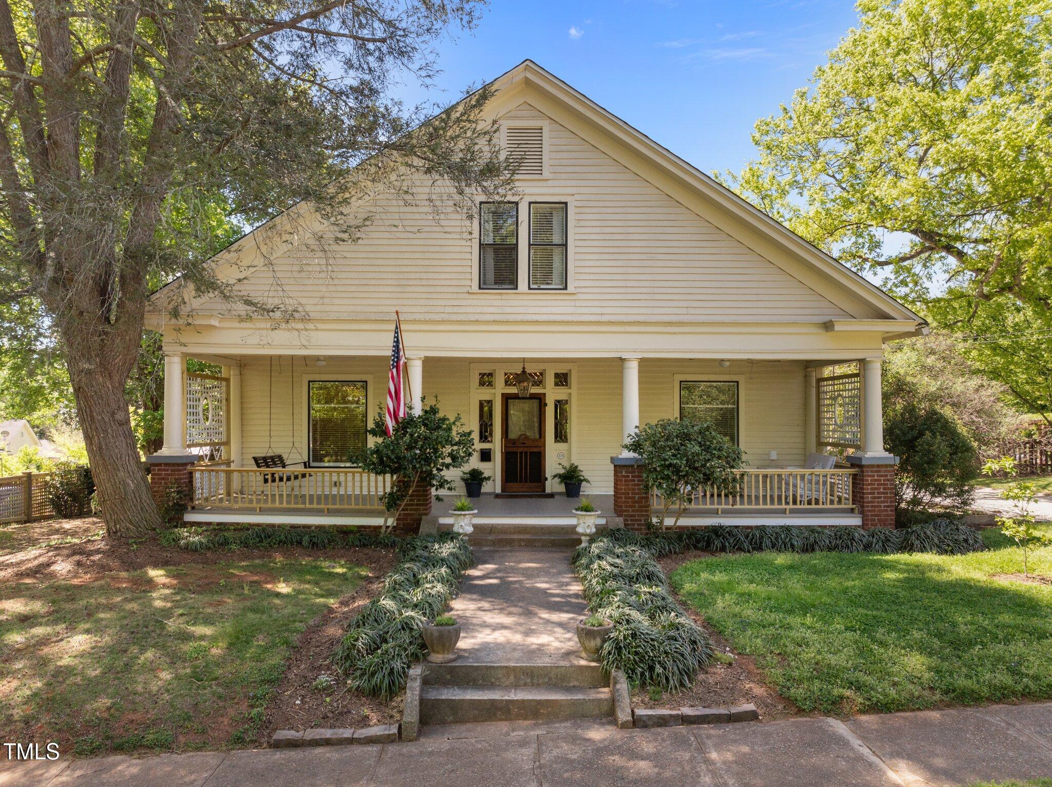 109 N Hassel Street