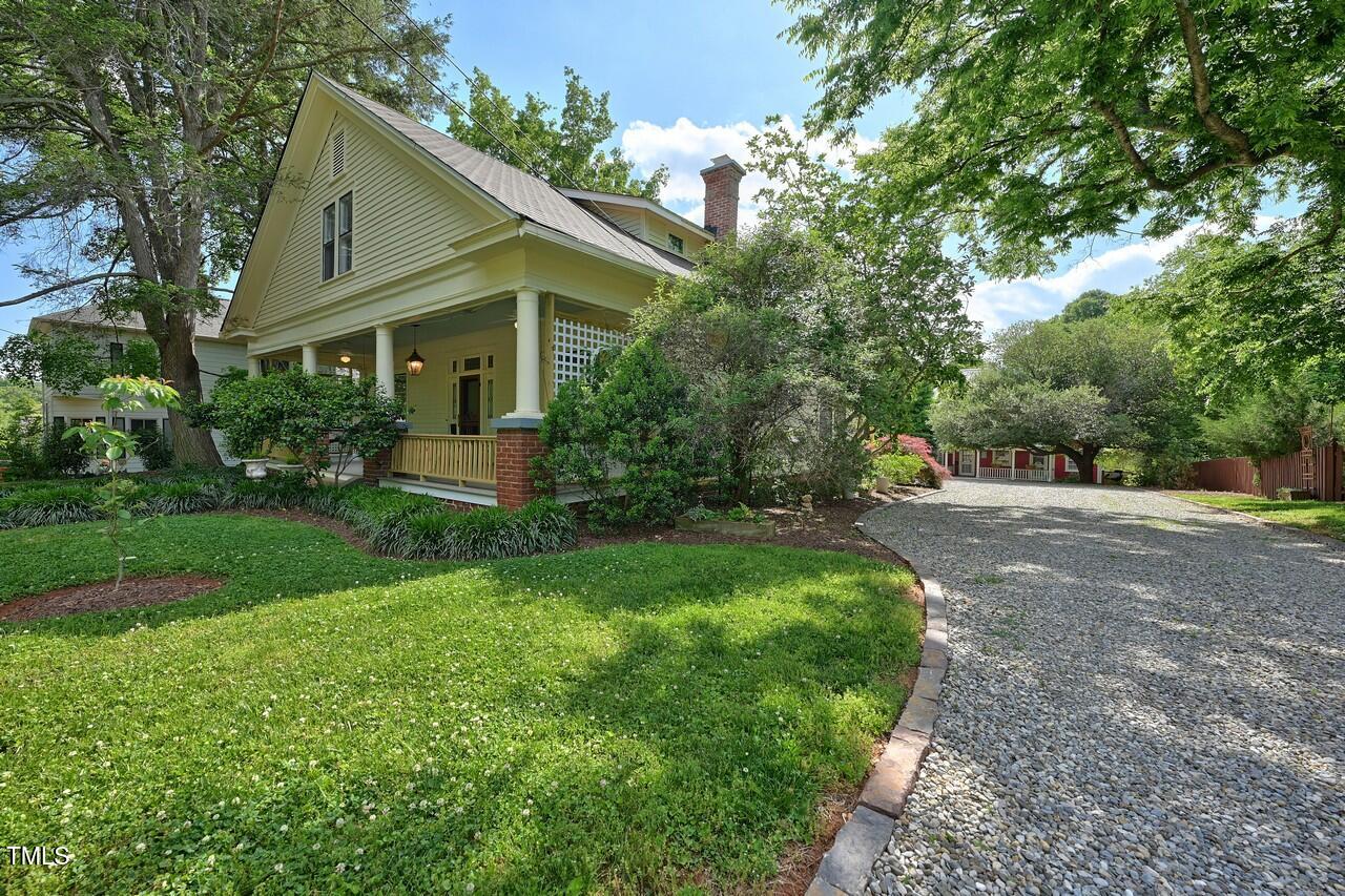 109 N Hassel Street