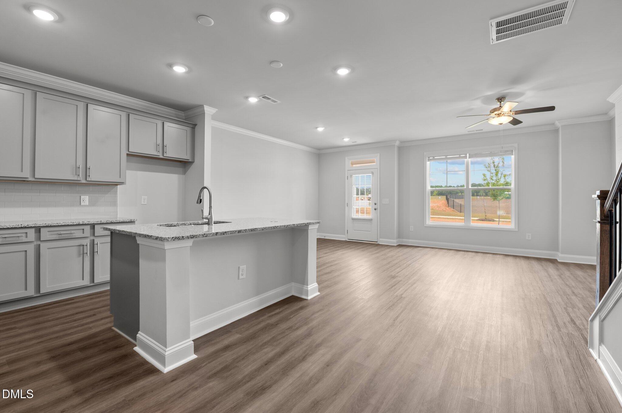 943 Alma Railway Drive 558