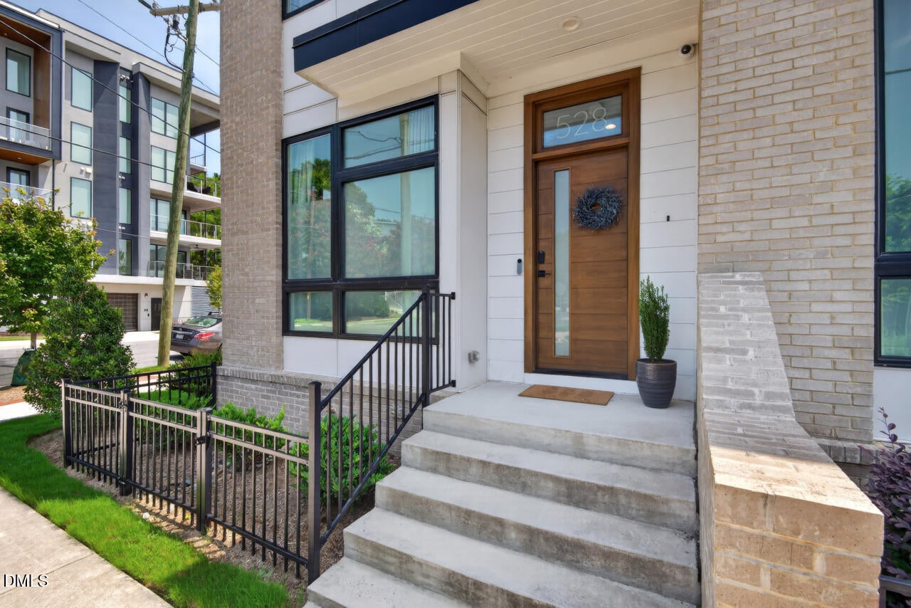 528 N Roxboro Street