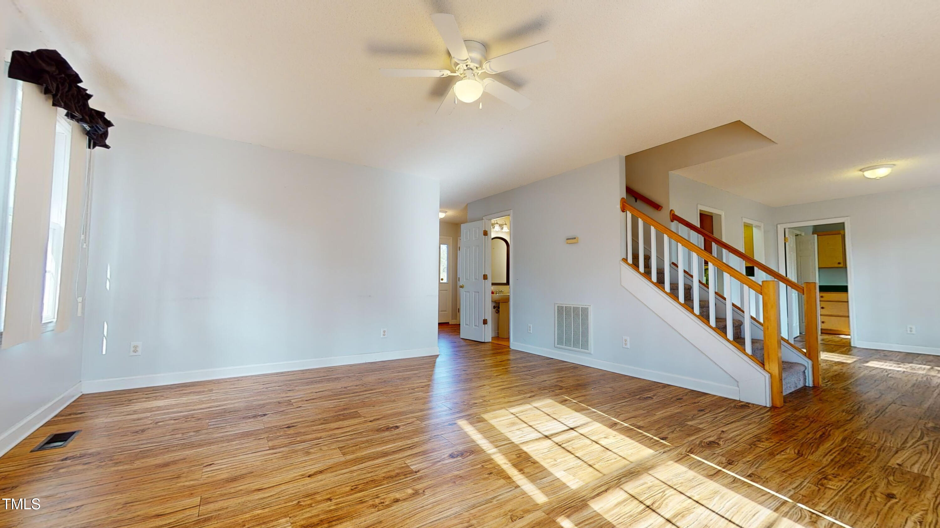 7607 Divot Drive