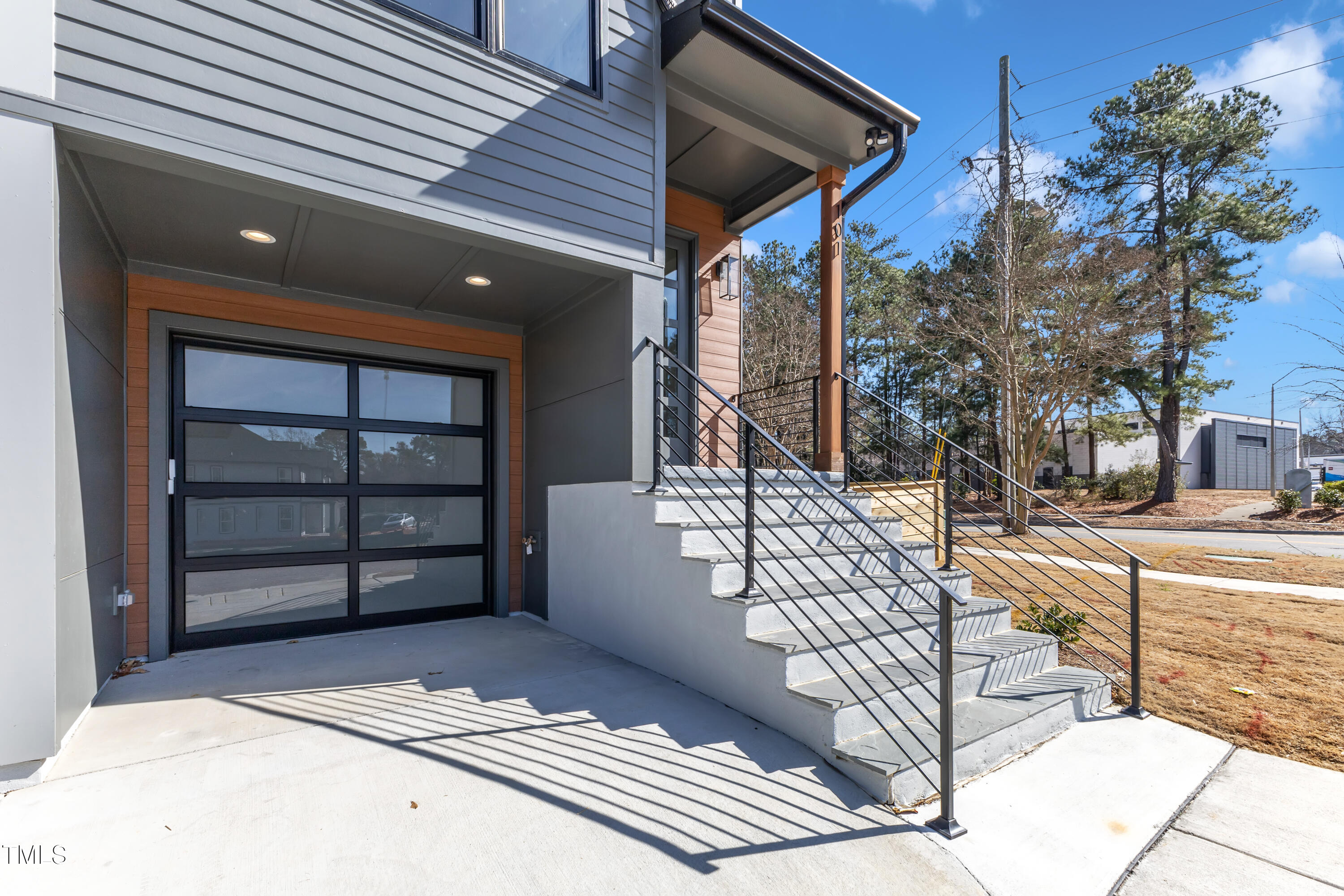 1105 Glascock Street Unit 102