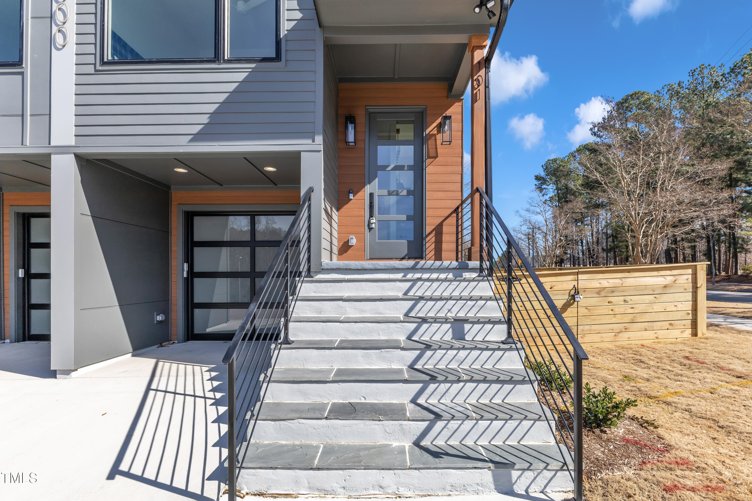 1105 Glascock Street Unit 102