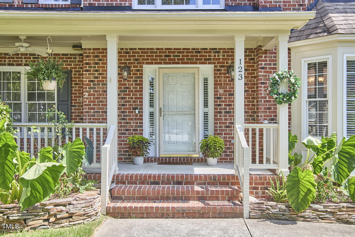 123 Carlion Court