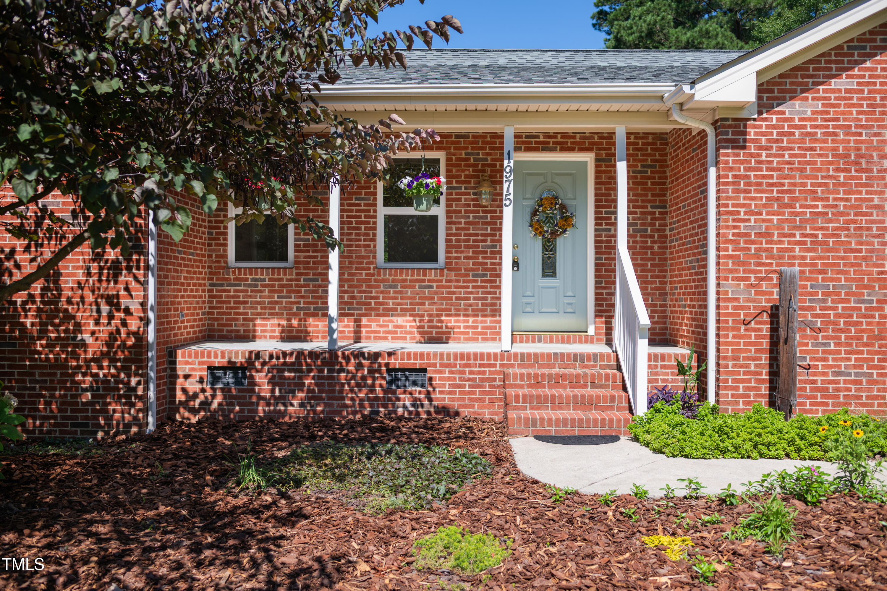 1975 Oakridge Duncan Road