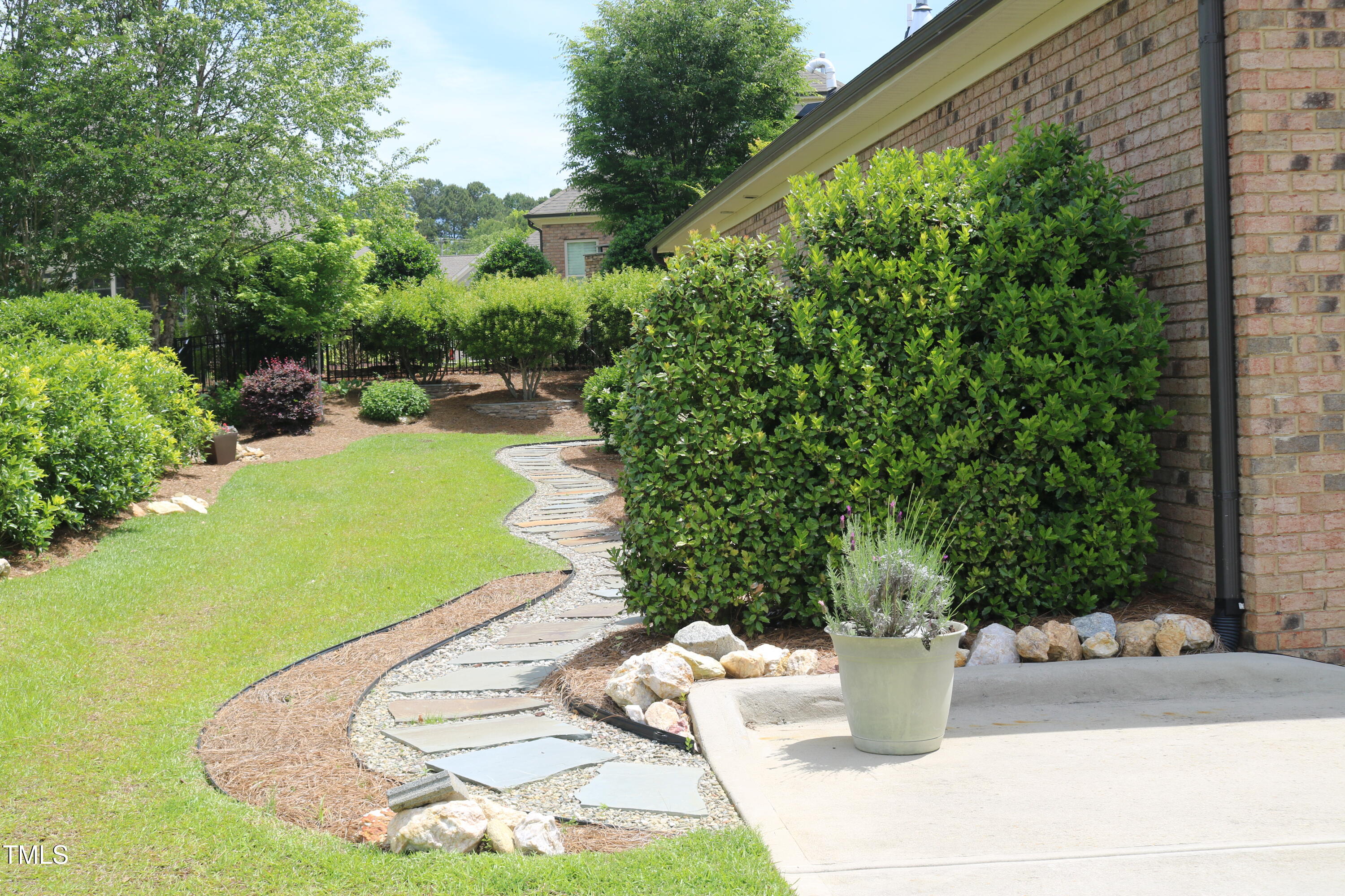 5709 Mizuno Drive
