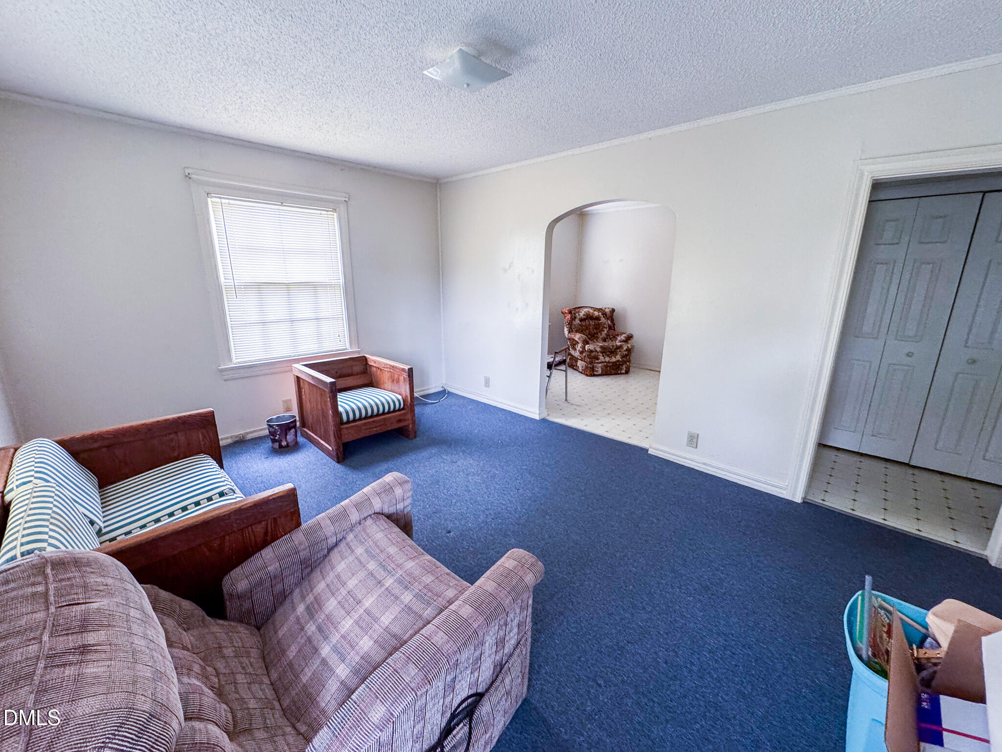 38 W Waddell Drive