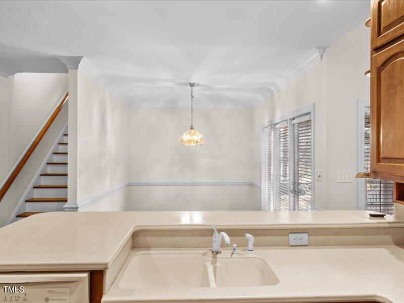 615 Woodland Trail
