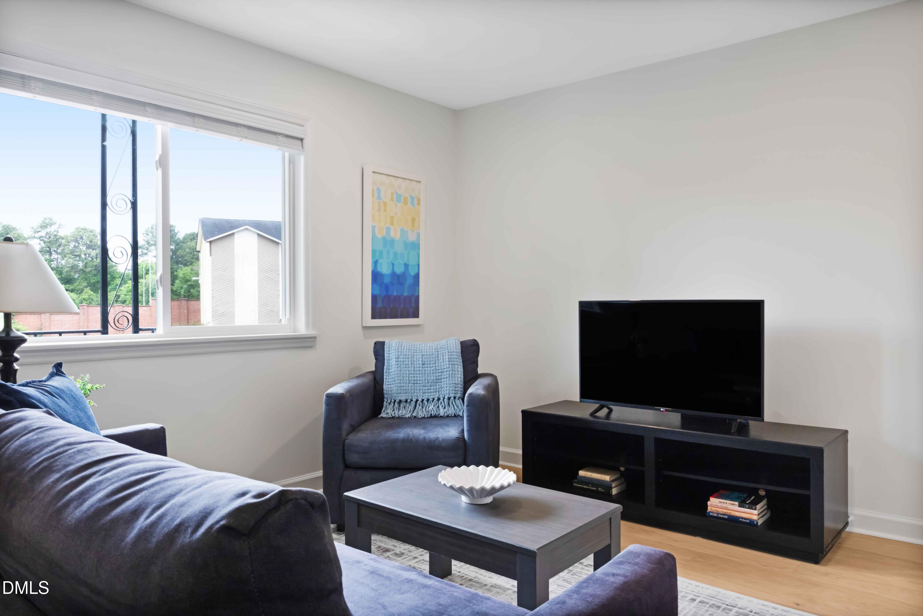 1309 Hudson Avenue E16