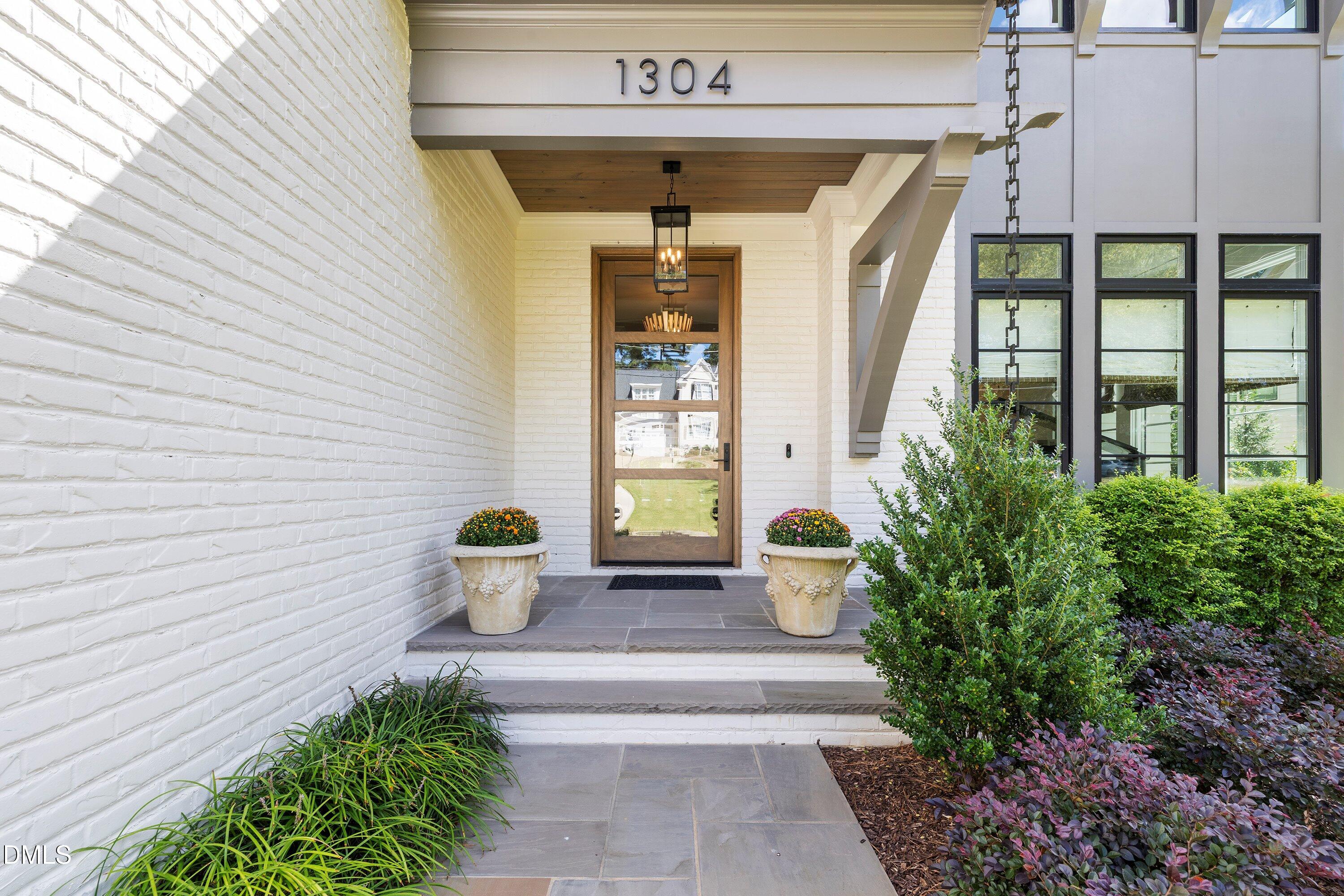 1304 Ivy Lane