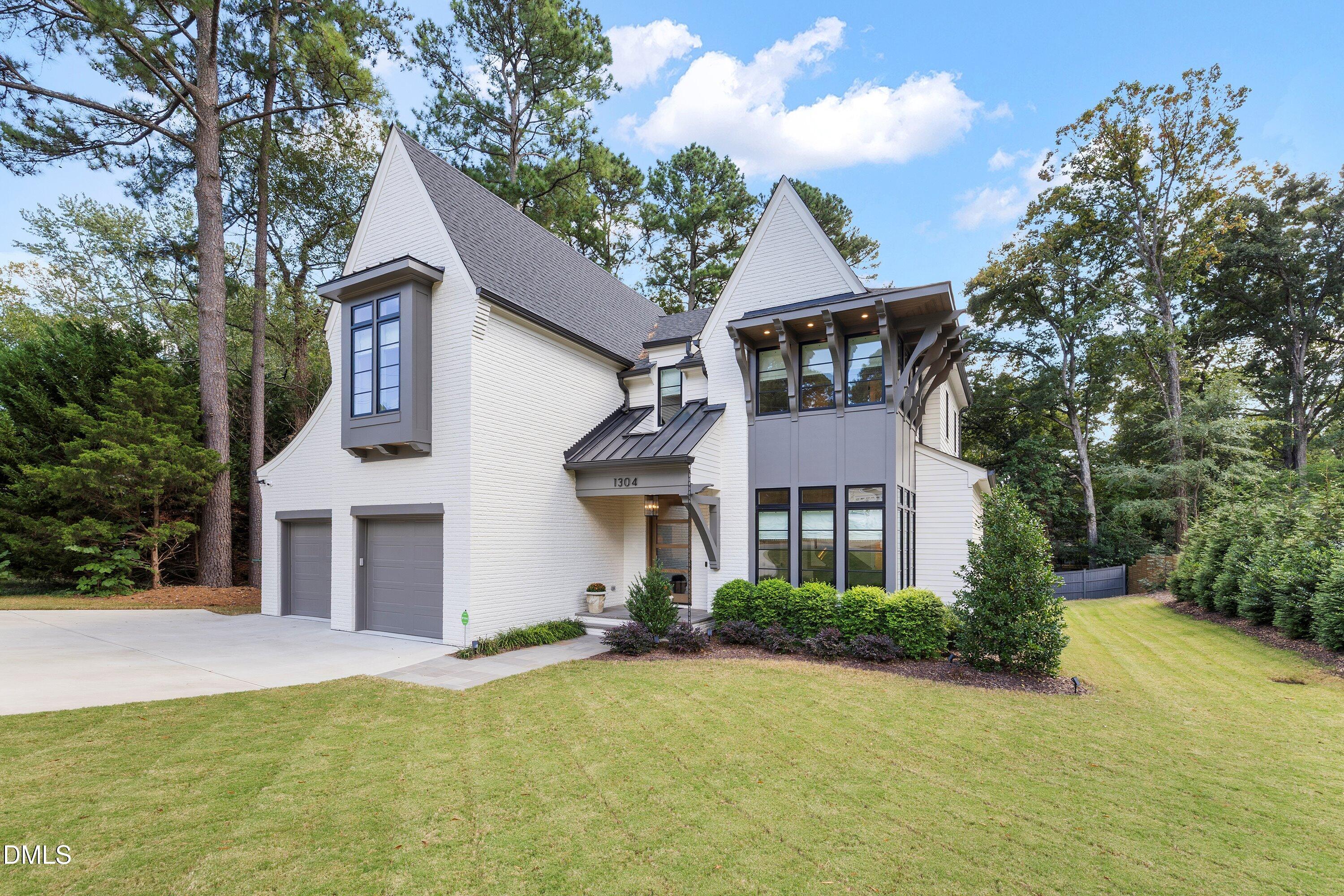 1304 Ivy Lane