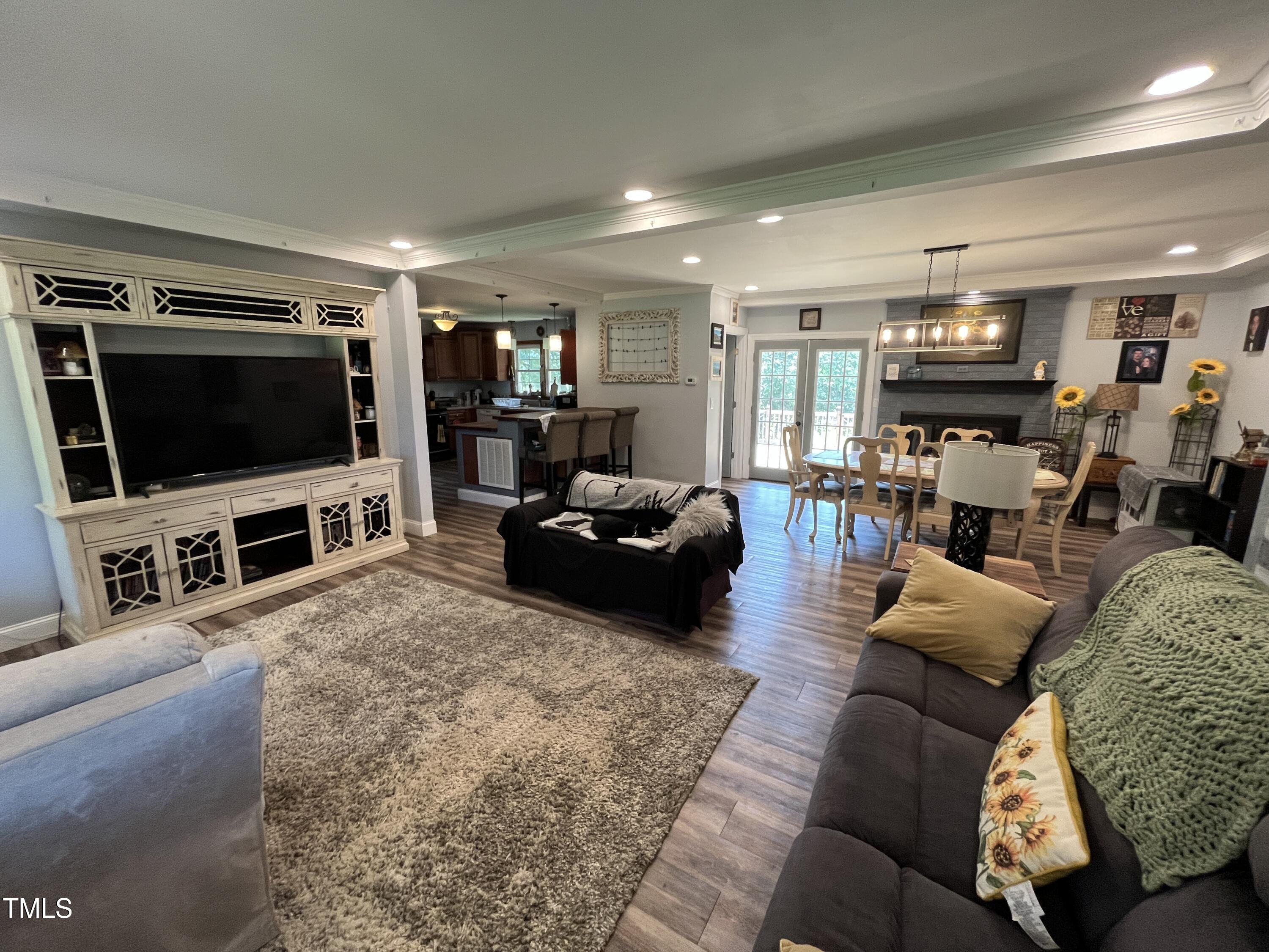 2433 Zacks Mill Road