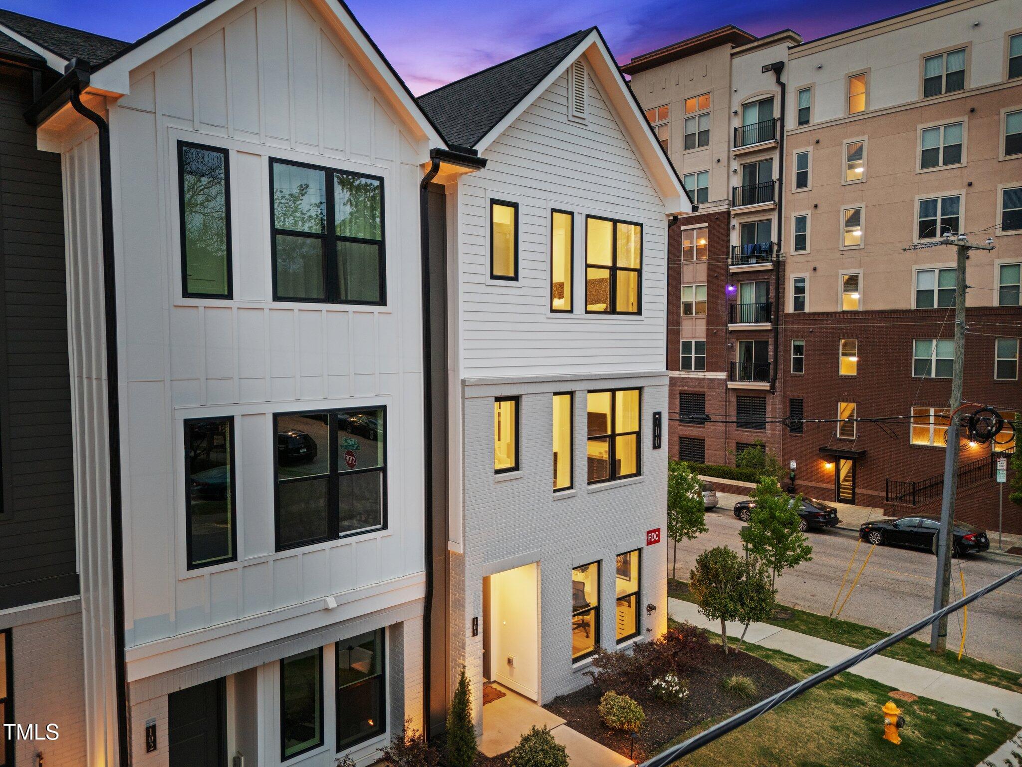 700 W North Street 101