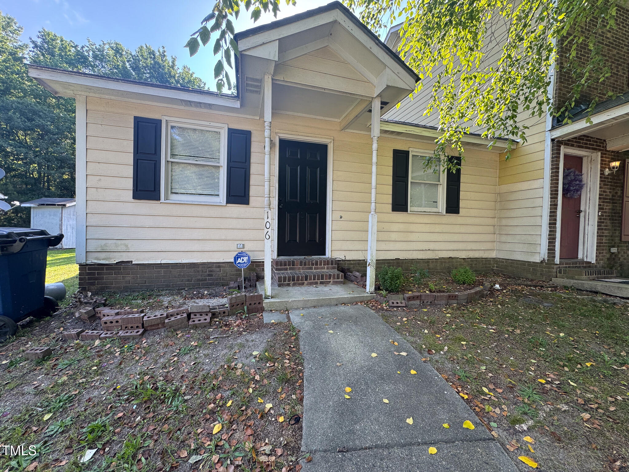 106 Henley Place