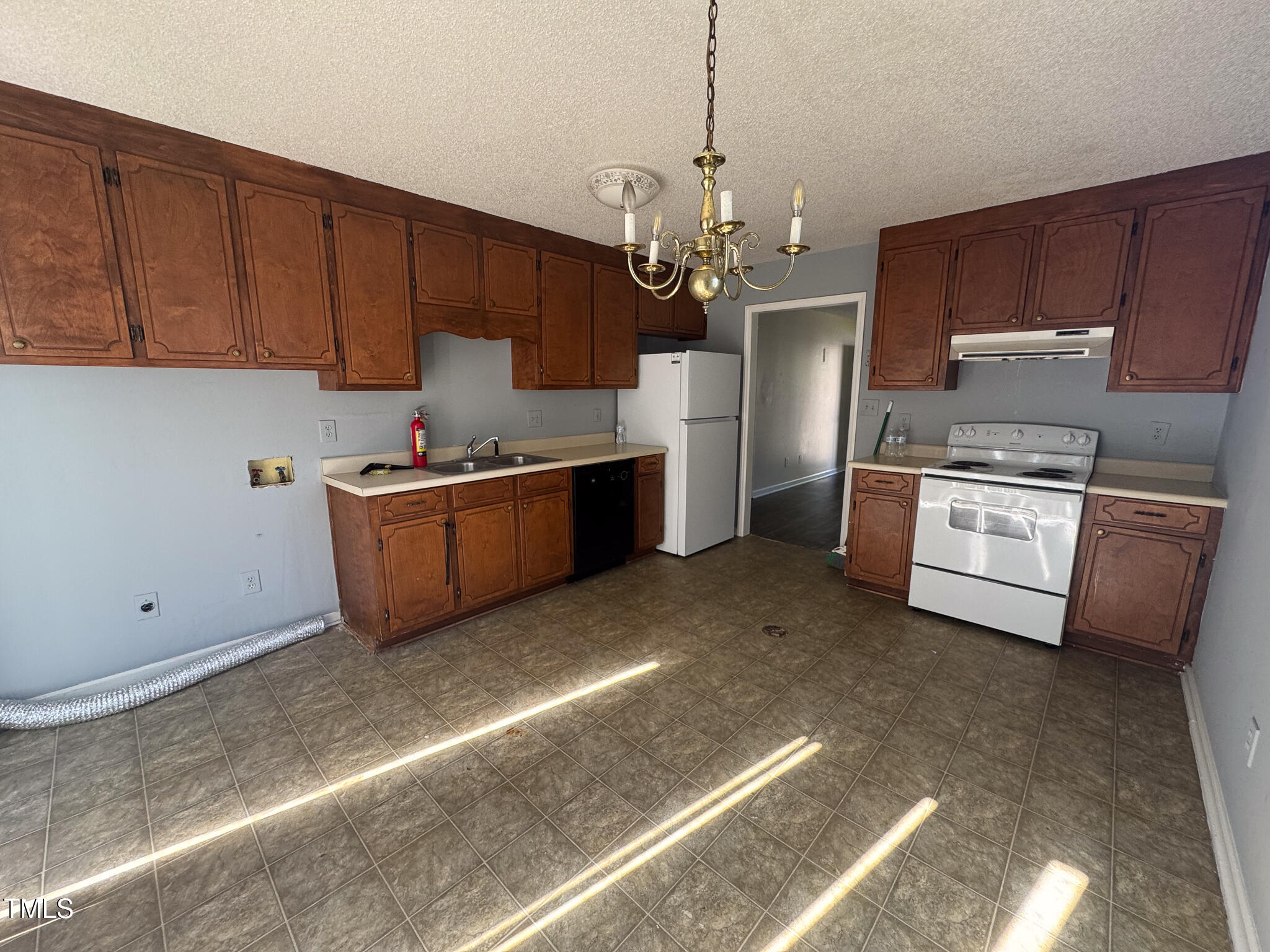 106 Henley Place