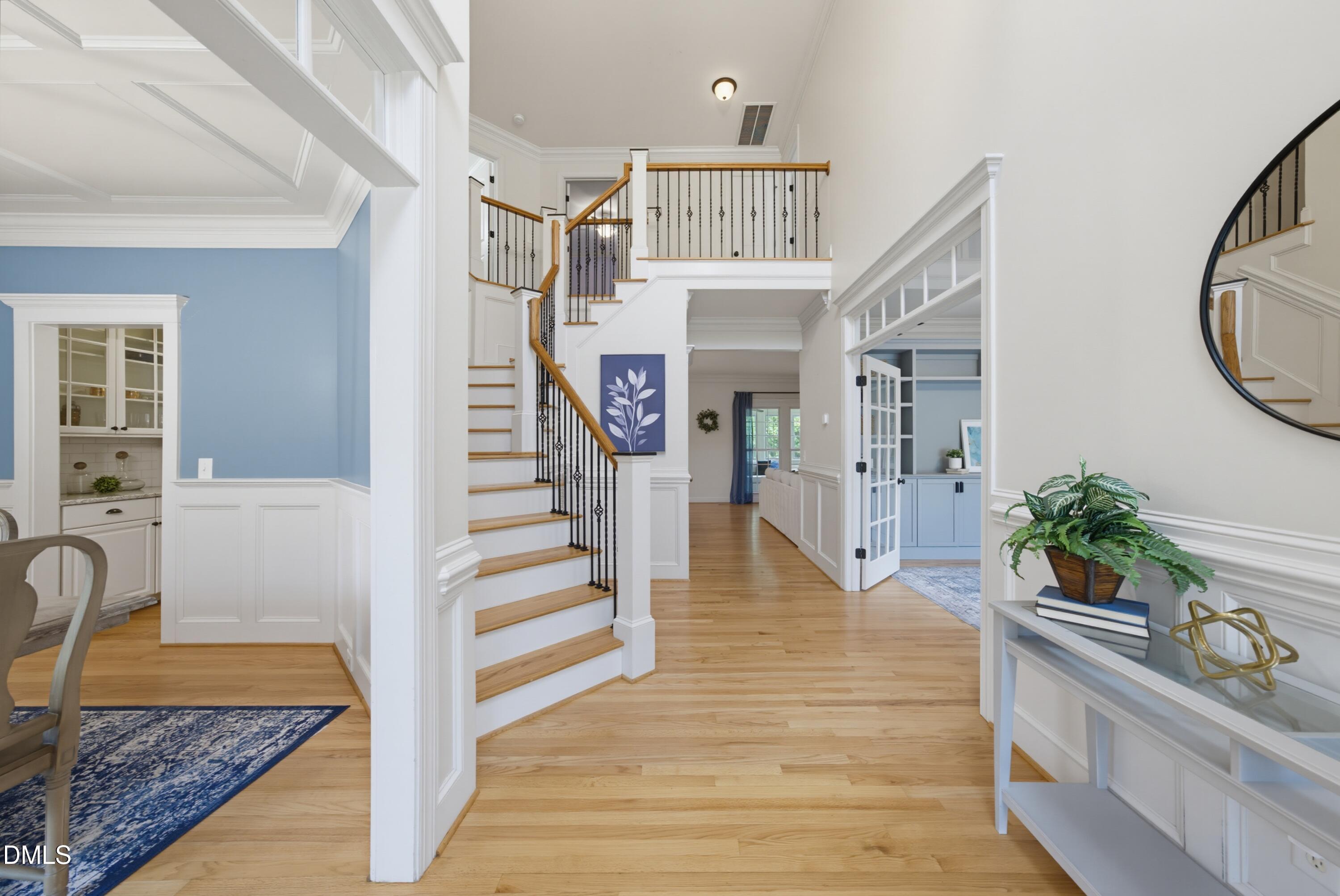 6121 Gretna Lane