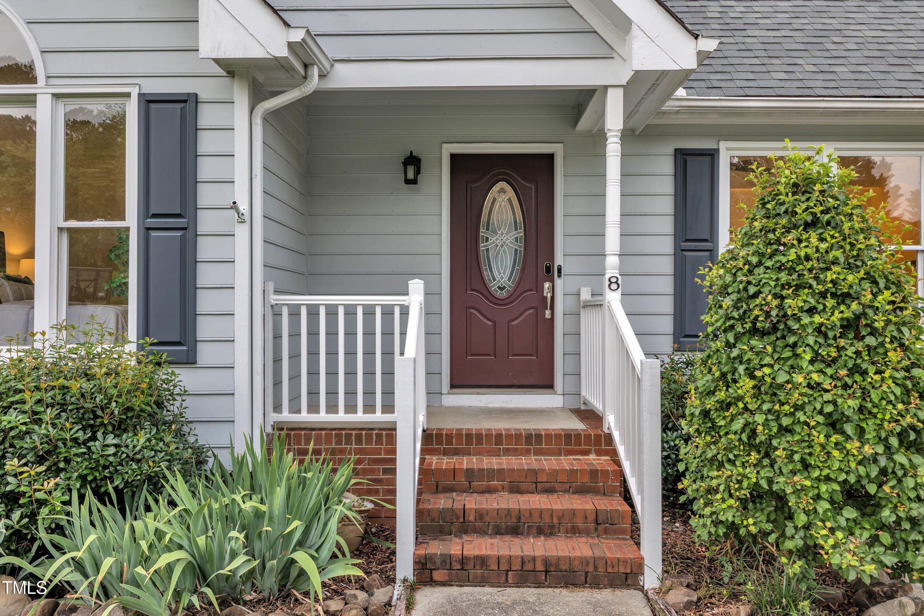 8 Great Oak Court