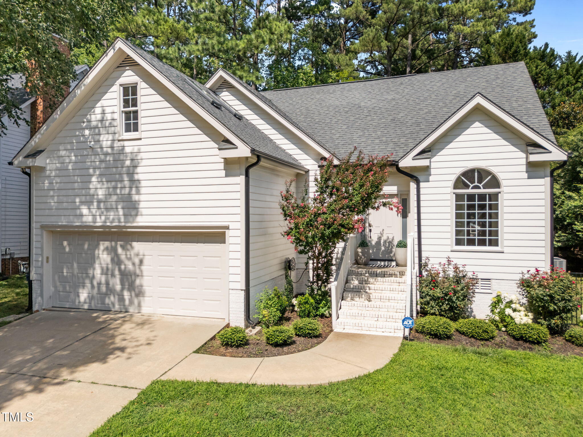 2104 Longwood Drive