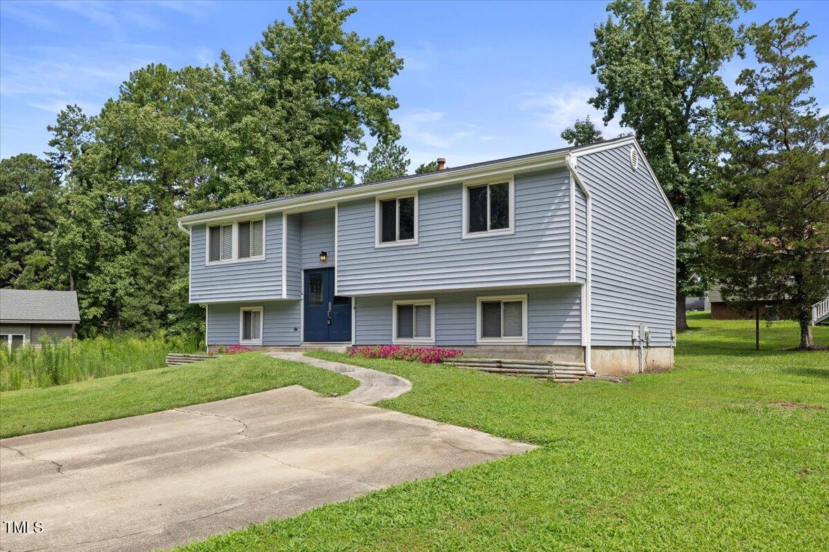 3905 Old Creek Court