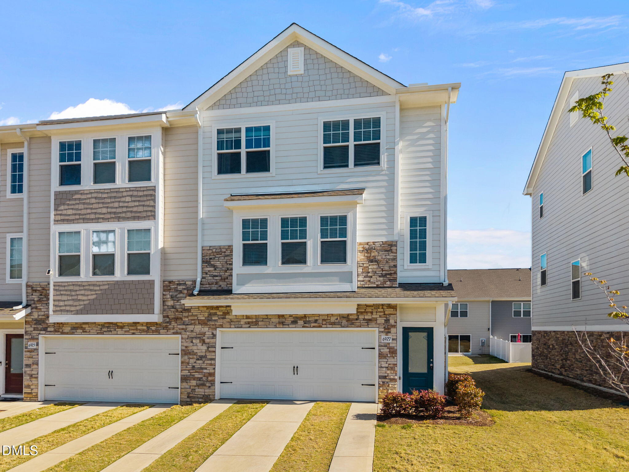 6927 Point Bar Place