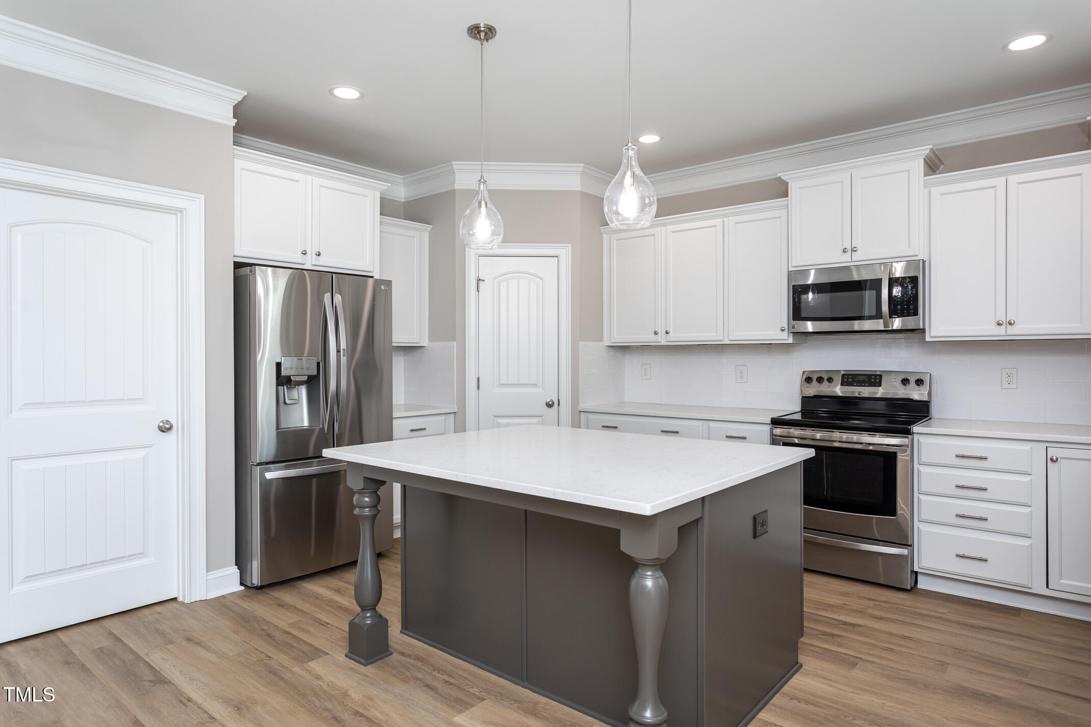 453 Granite Saddle Drive