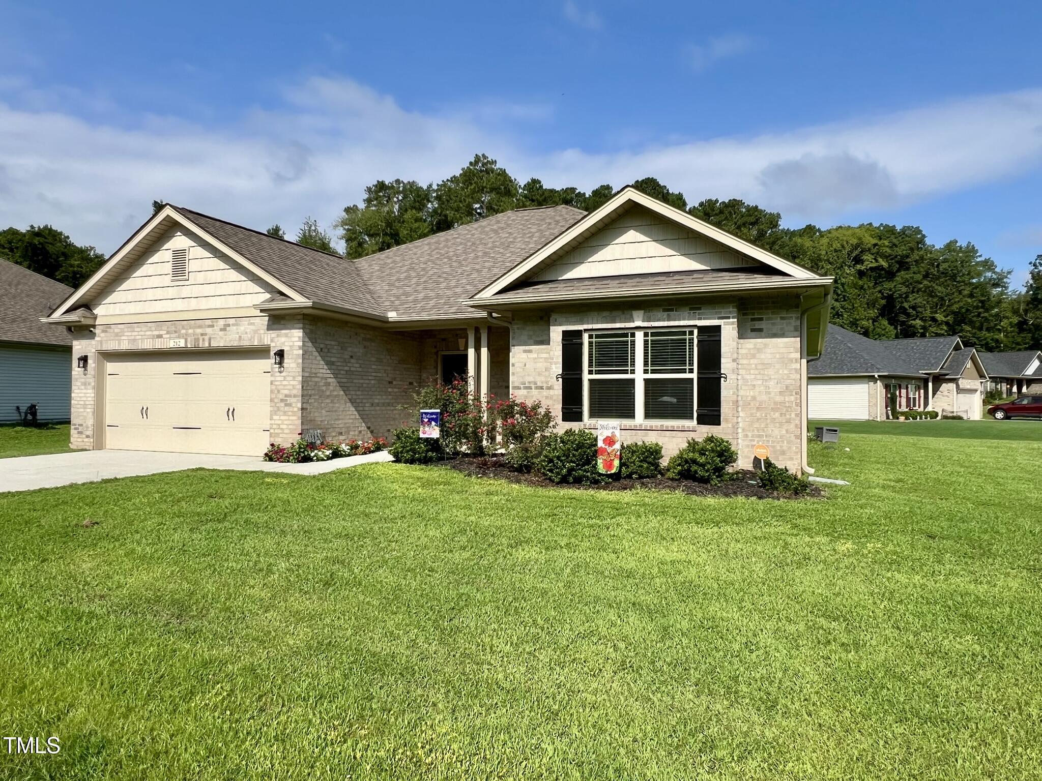 212 Woodwater Circle