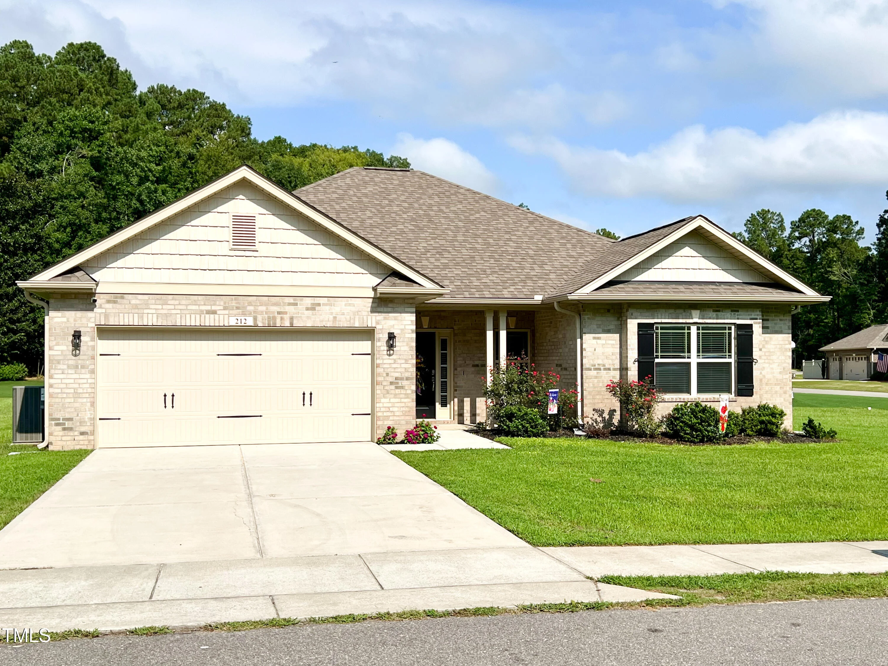 212 Woodwater Circle