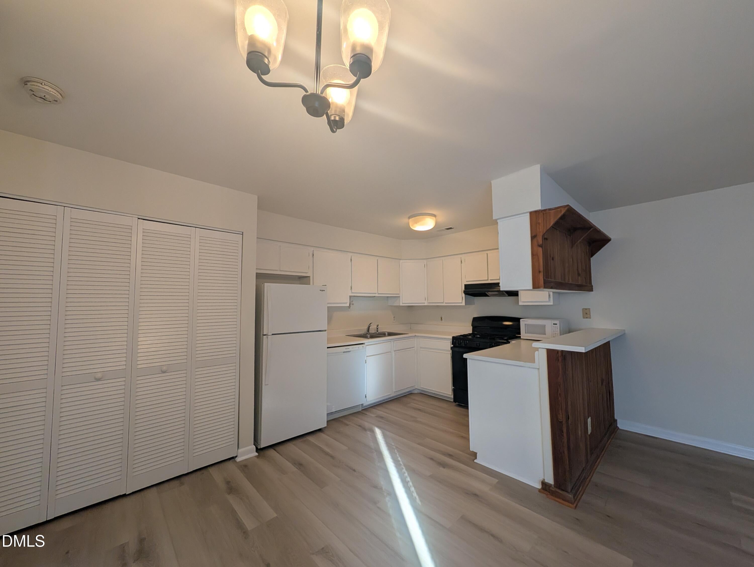 386 Summerwalk Circle