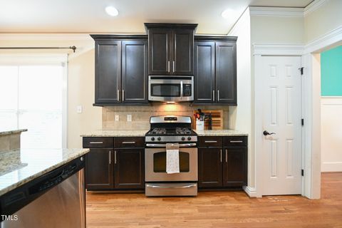 Single Family Residence in Apex NC 4300 Windsong Circle 22.jpg