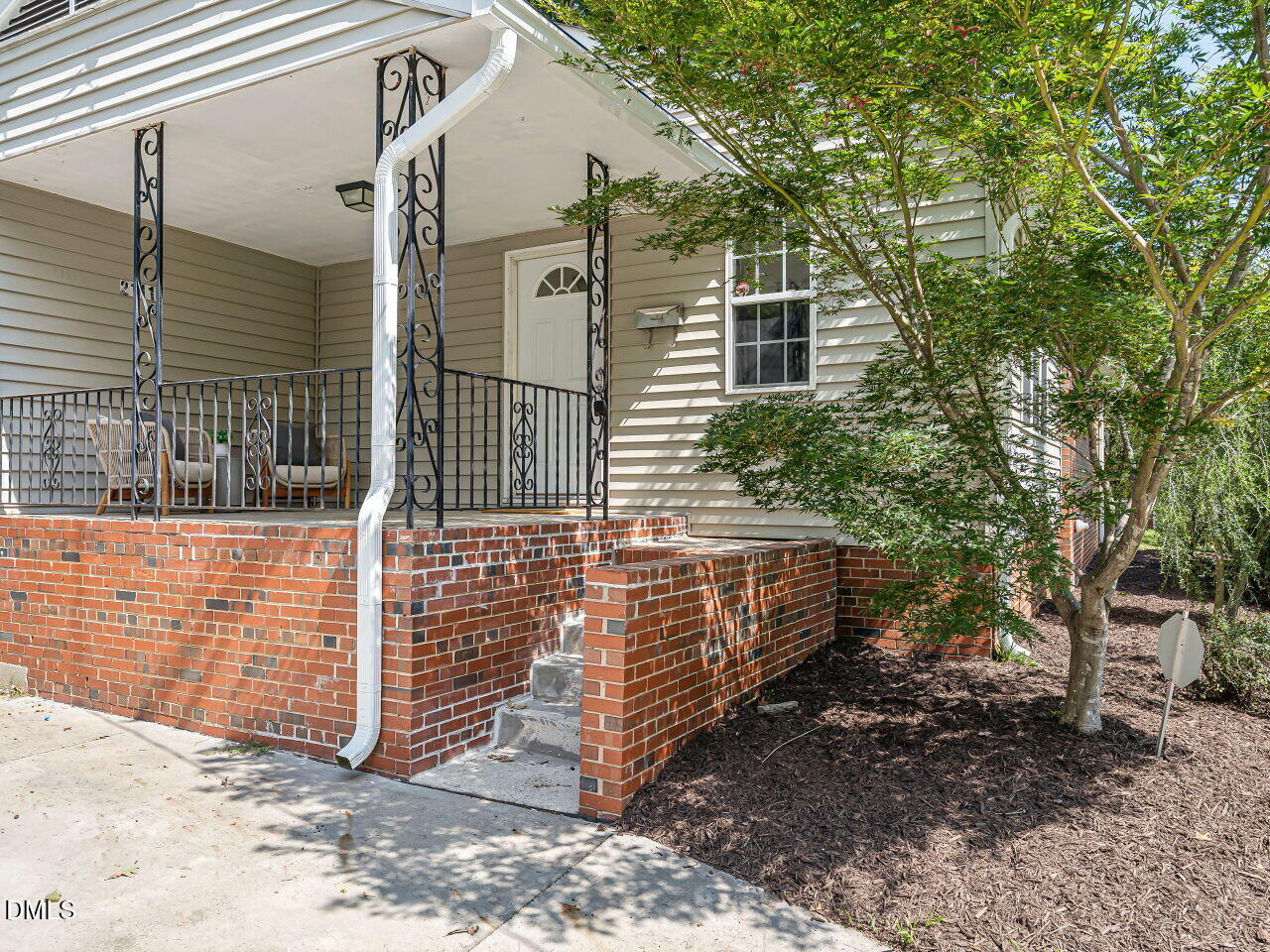 2111 Woodview Drive