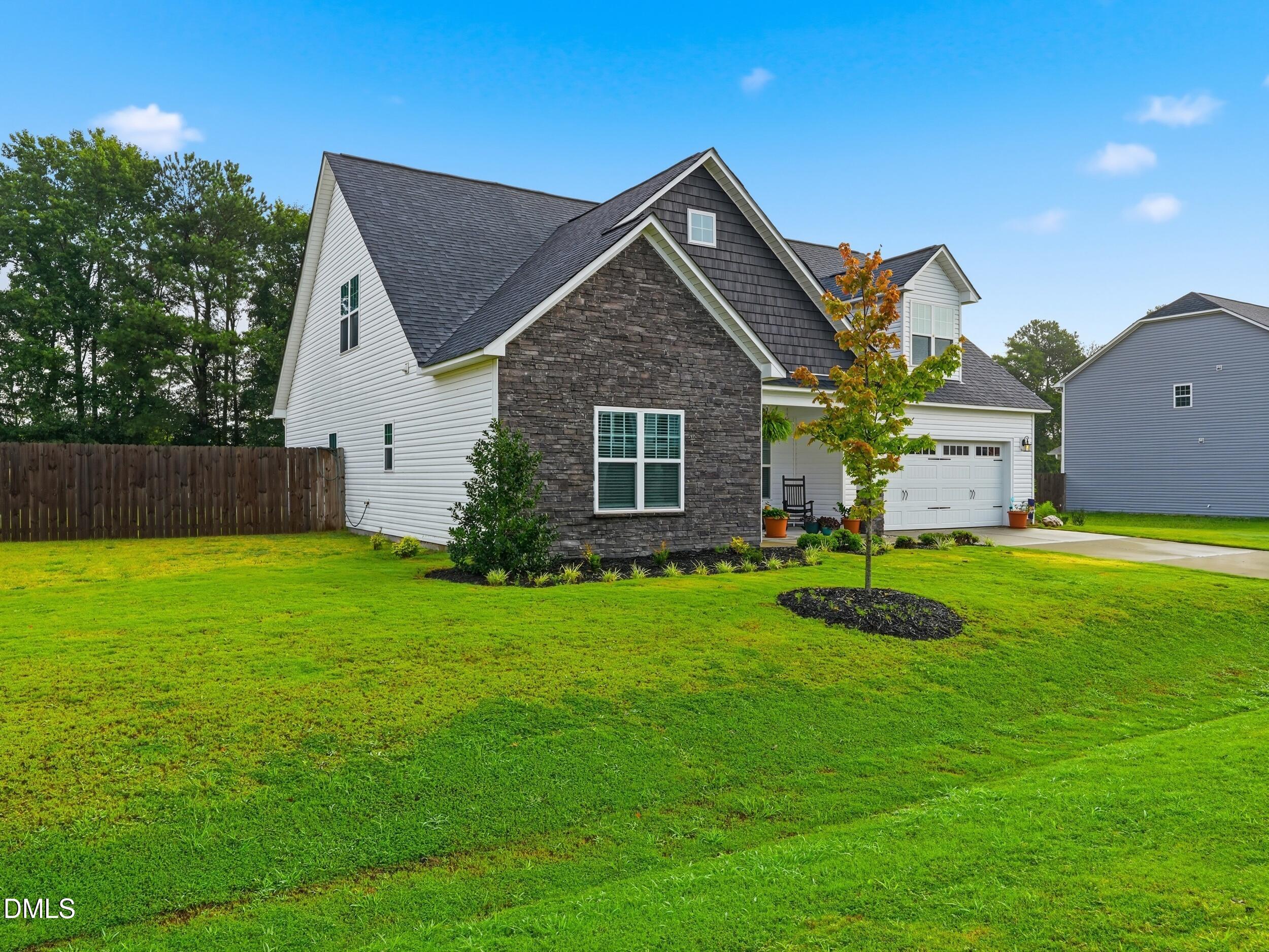 127 Looping Horse Circle