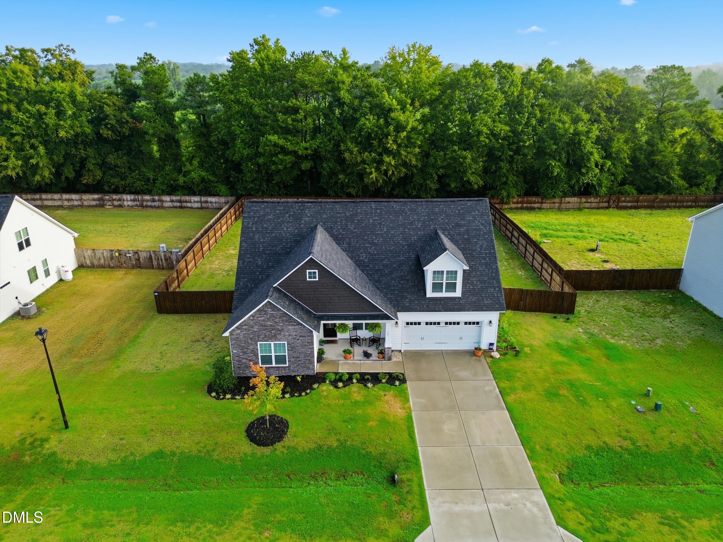 127 Looping Horse Circle